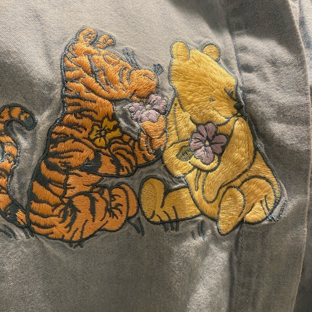 Disney Winnie the Pooh Tigger Eeyore Women’s Denim Button Down Size M/L - Picture 3 of 15